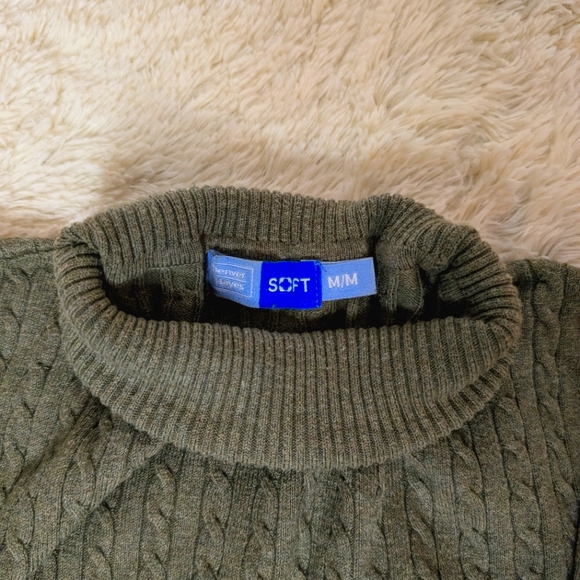 Denver Hayes Cable Knit Turtleneck - Picture 2 of 3